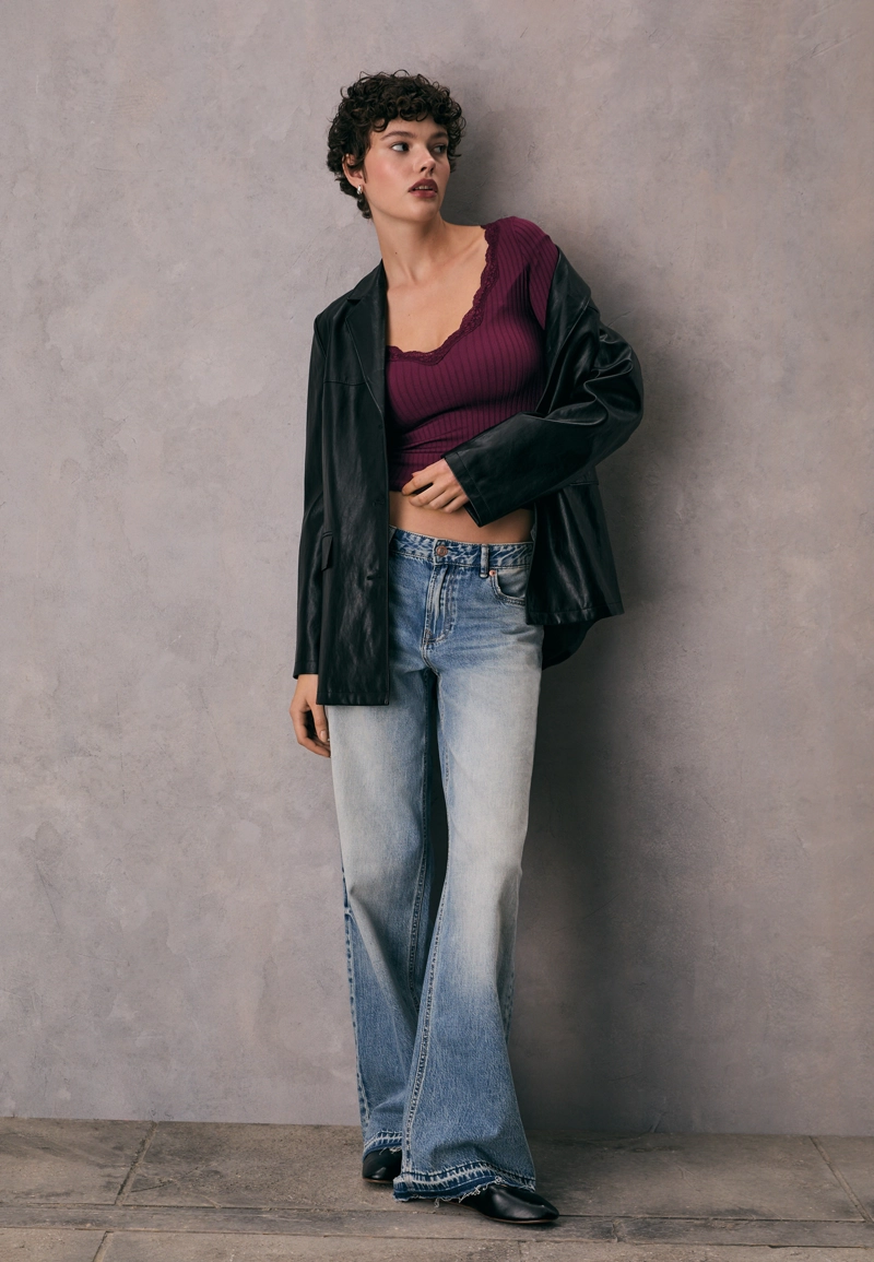 Бесшовная футболка с кружевом