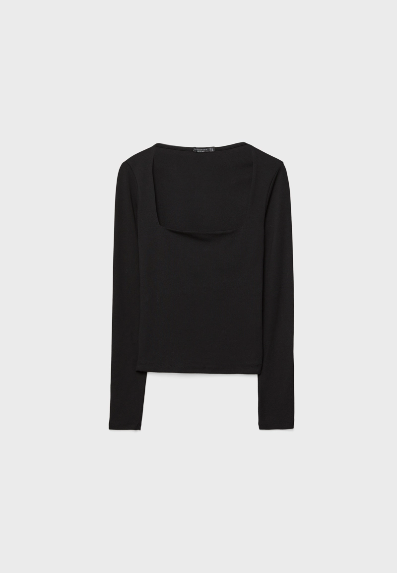 Базовая футболка с квадратным вырезом