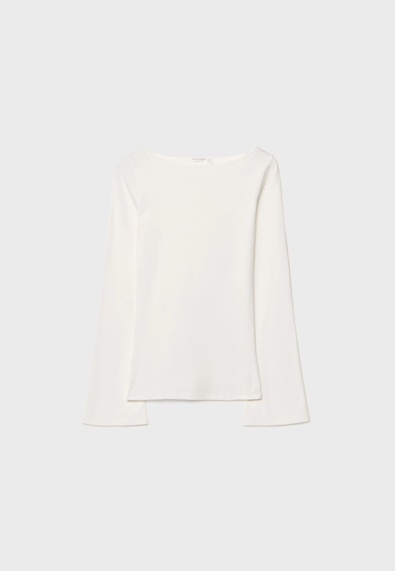 Базовая футболка с расклешенными рукавами