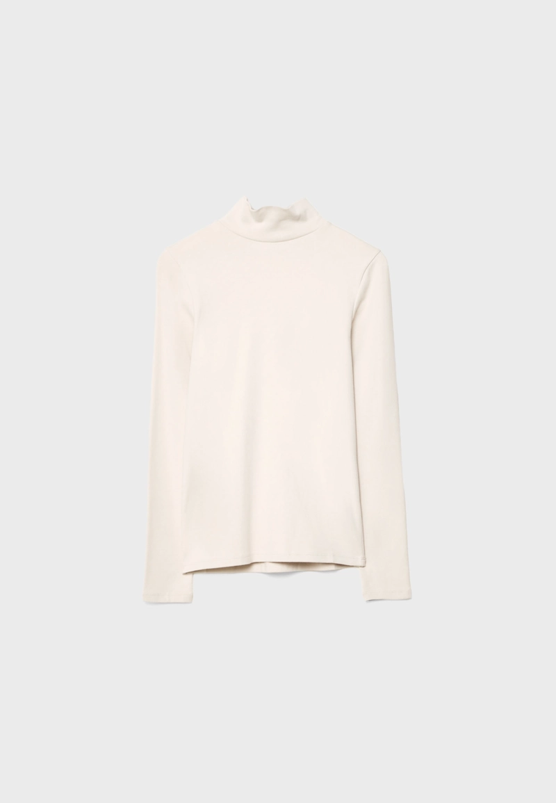 Базовая футболка с высоким воротником