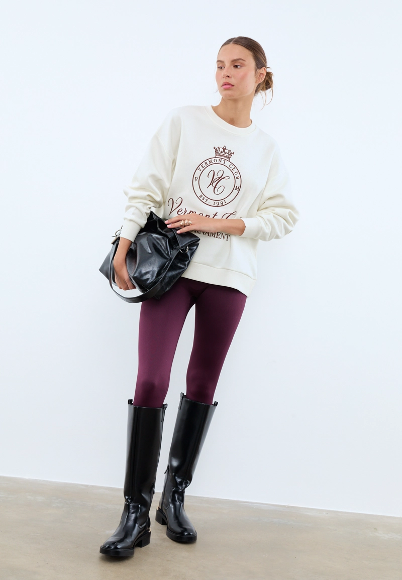 Толстовка с вышивкой