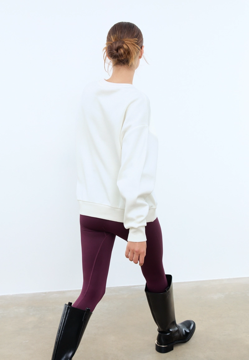 Толстовка с вышивкой