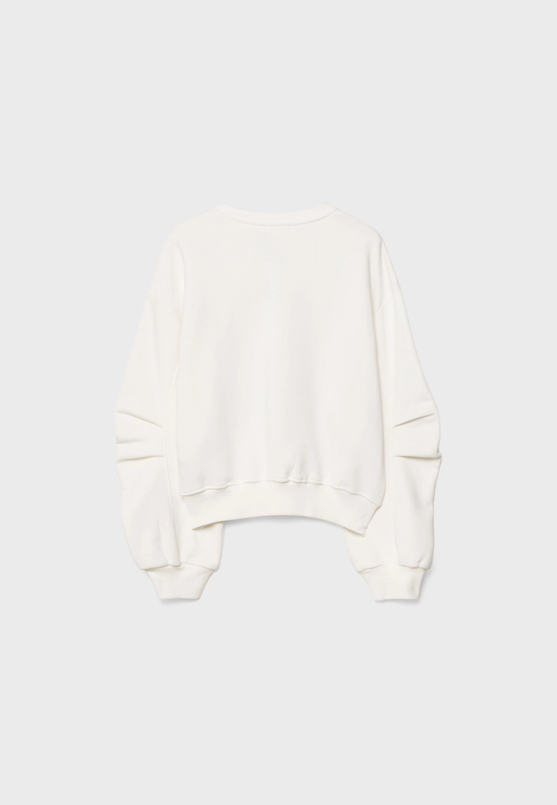 Толстовка с вышивкой и складками на рукавах