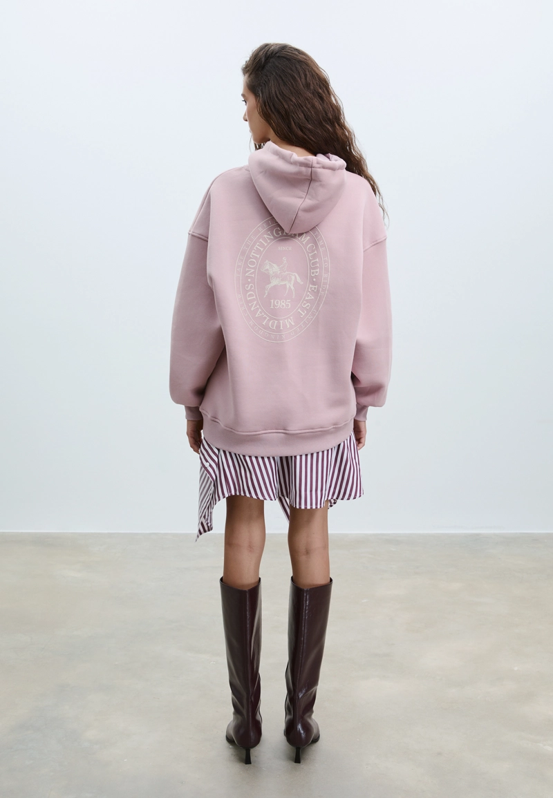 Толстовка с капюшоном и вышивкой