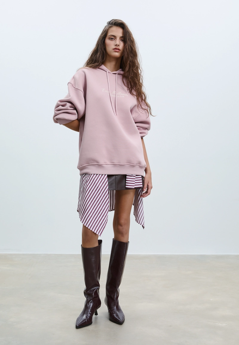 Толстовка с капюшоном и вышивкой