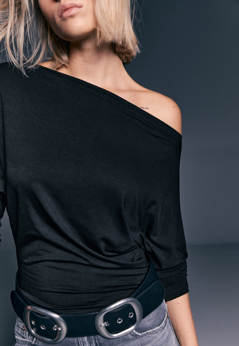 Асимметричная футболка из модала