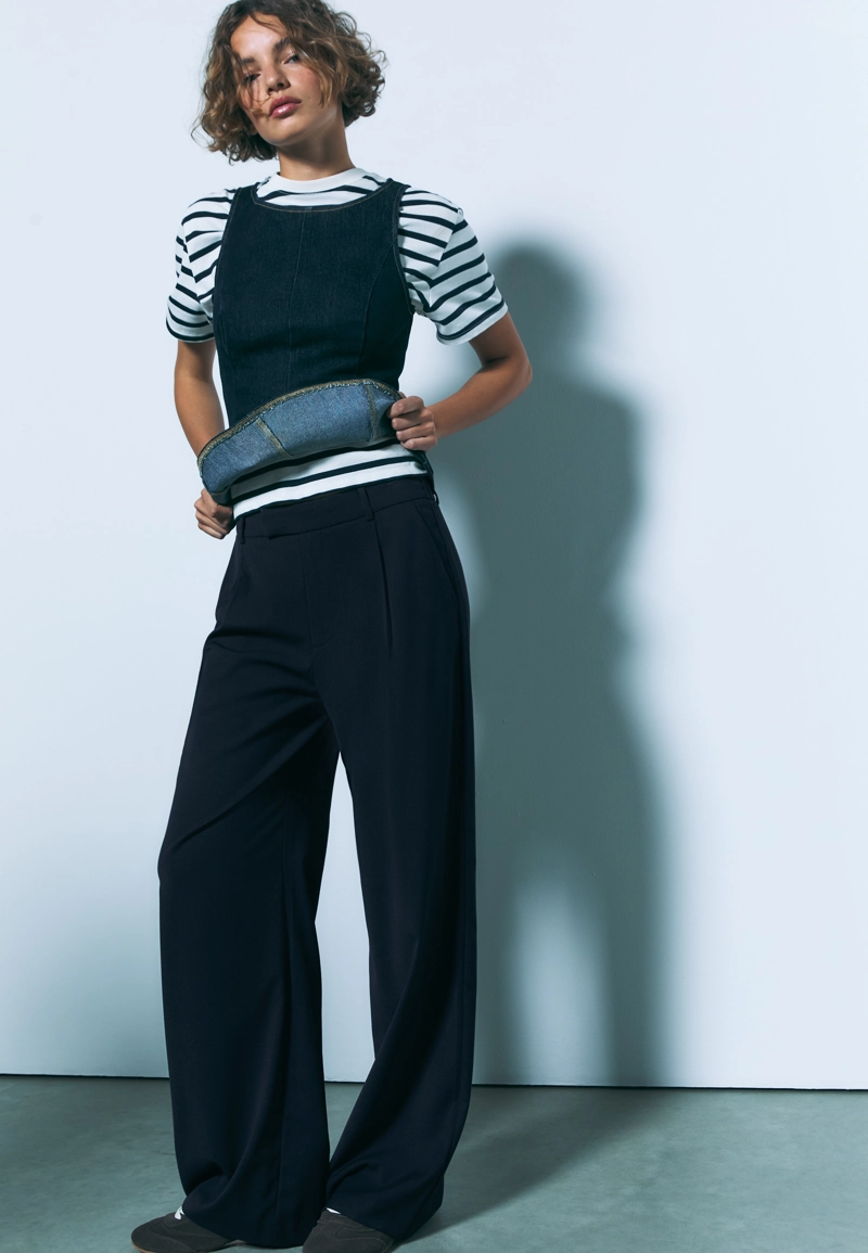 Брюки классические свободного кроя