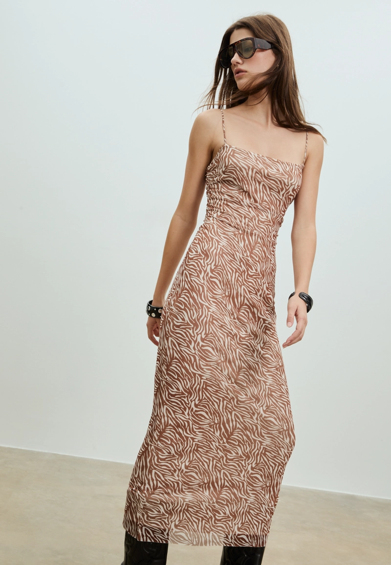 Платье миди из полупрозрачной ткани с принтом