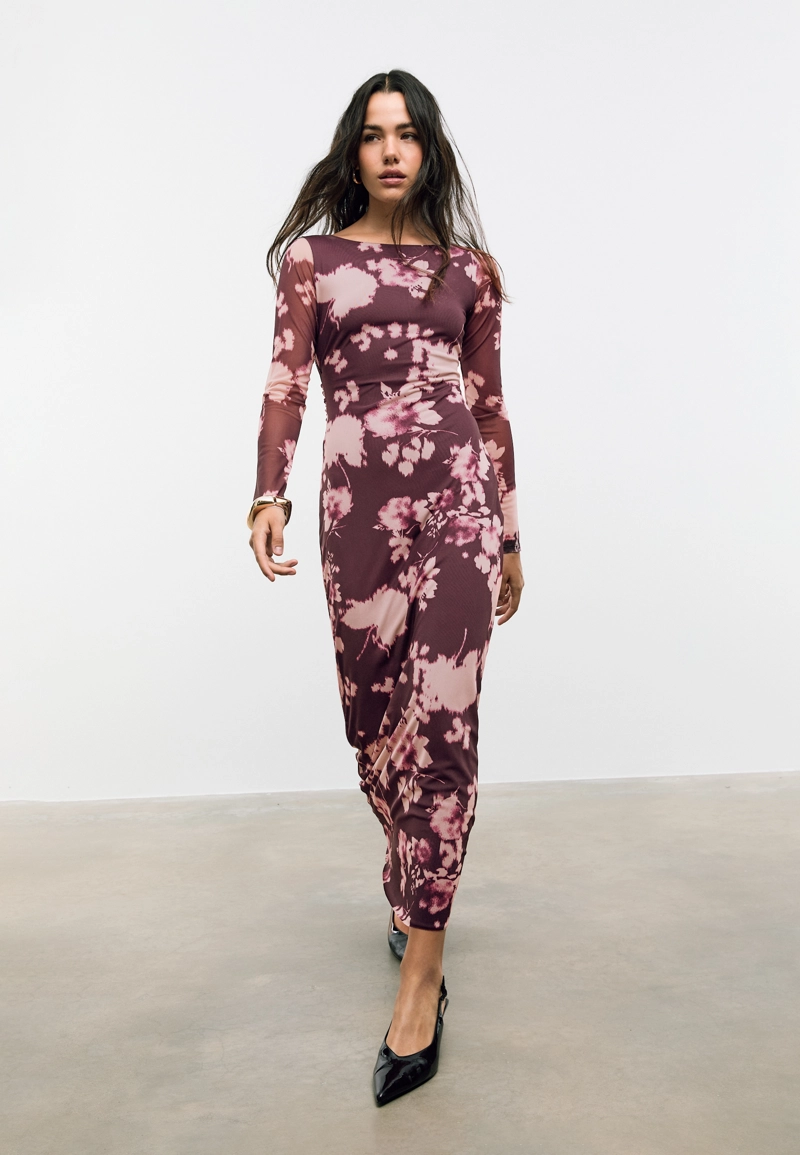 Платье миди из полупрозрачной ткани с открытой спиной