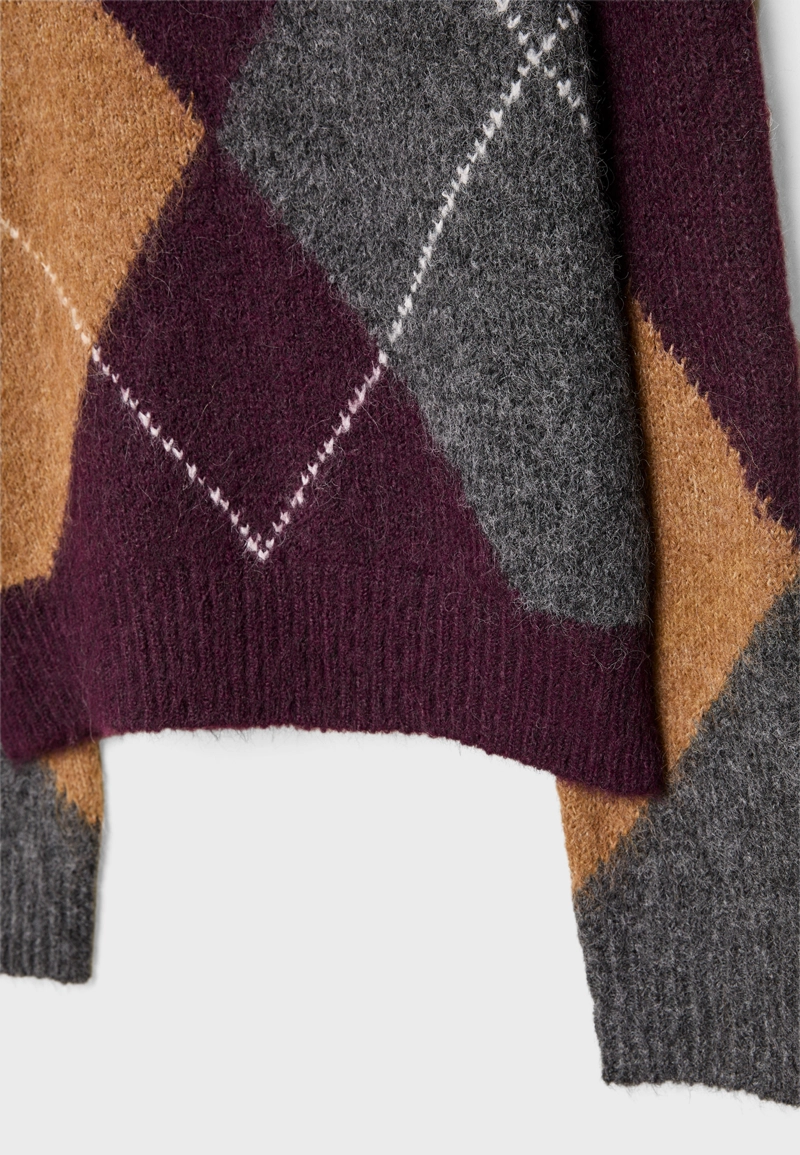 Вязаный джемпер в ромбы