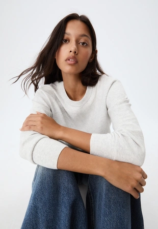 Базовый свитер из мягкого трикотажа- Заказать в России