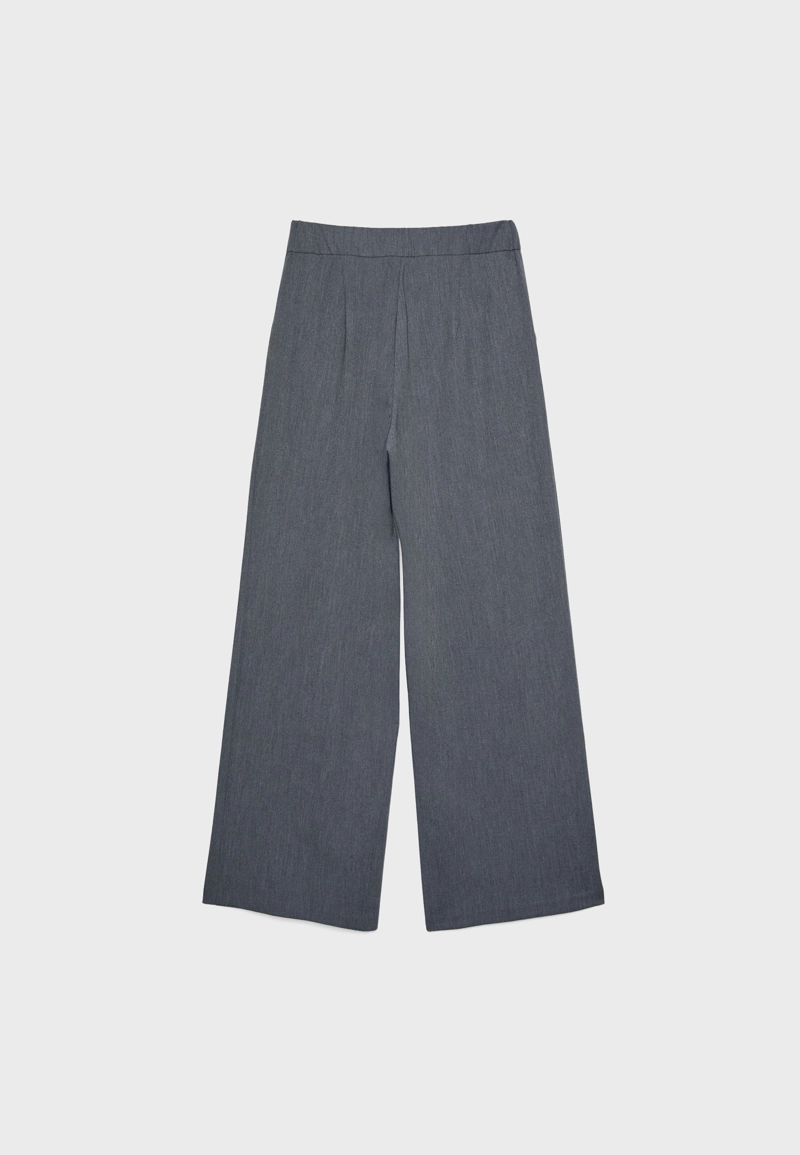 Брюки с защипами и шнурками