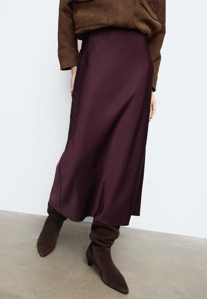 Атласная юбка миди