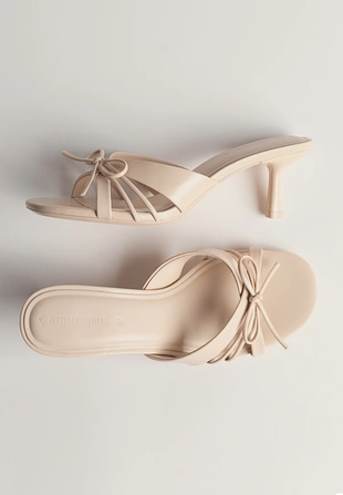 Босоножки на каблуке с бантом- Заказать в России