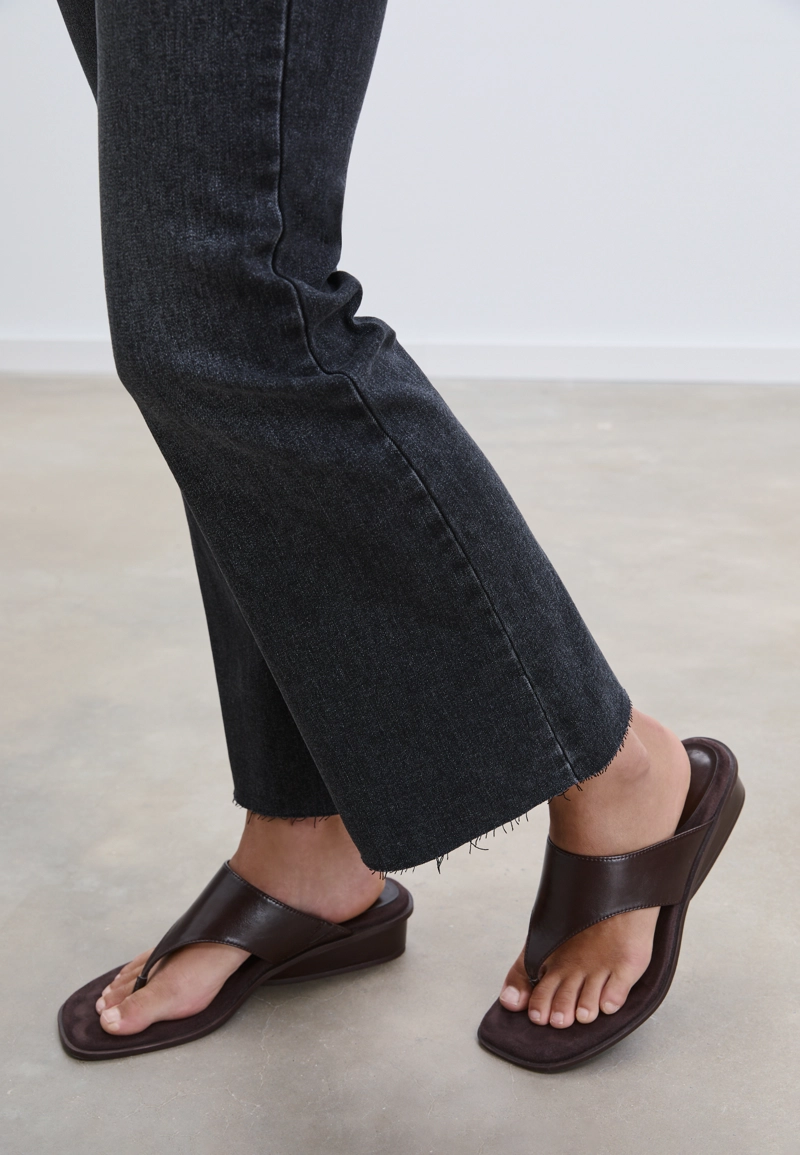 Укороченные джинсы клеш D78