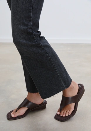 Укороченные джинсы клеш D78- Заказать в России