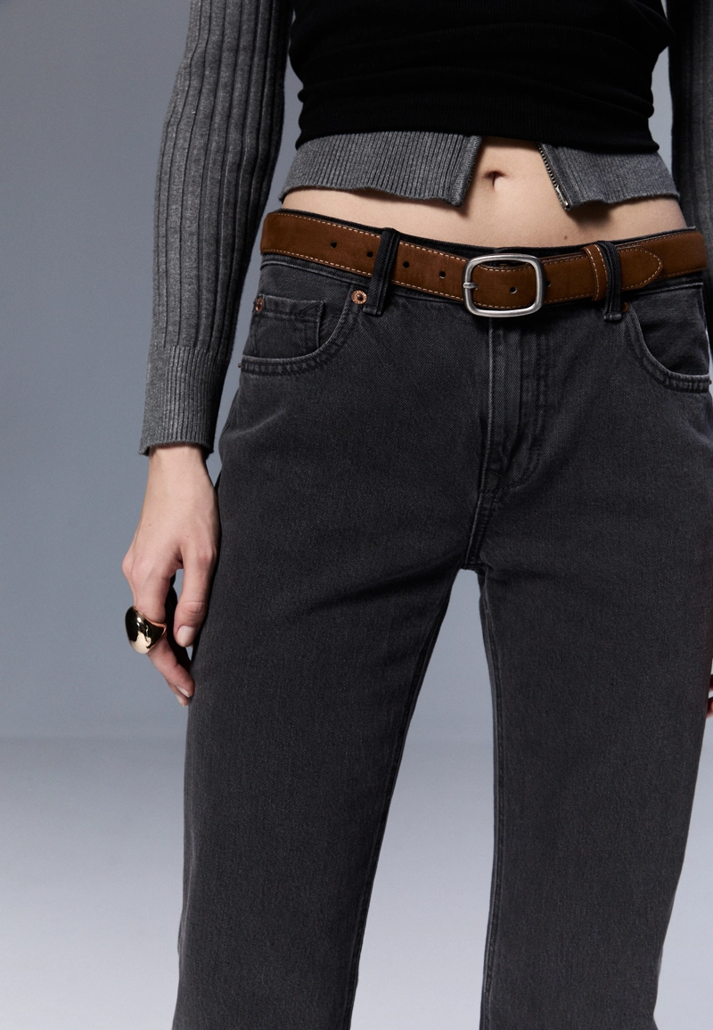 Джинсы D68 фасона bootcut с поясом