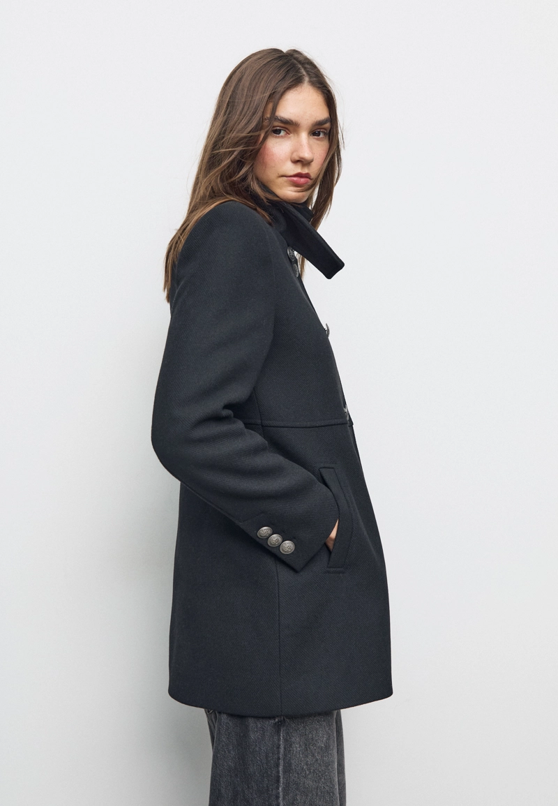 Двубортное пальто