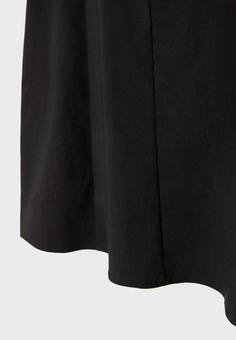 Короткое платье с вырезом сердечком