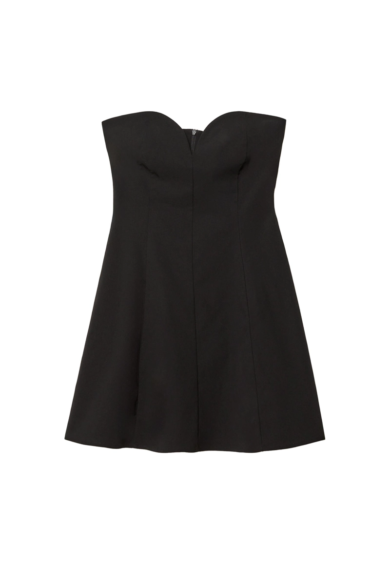 Короткое платье с вырезом сердечком