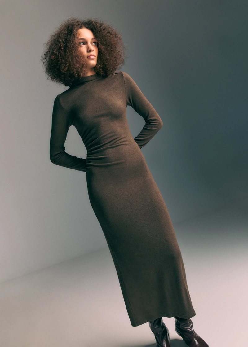 Трикотажное платье миди