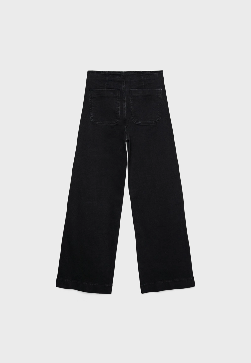 Джинсы D77 в минималистичном стиле с карманами