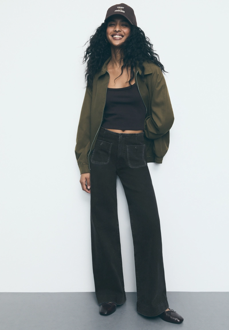 Джинсы D77 в минималистичном стиле с карманами