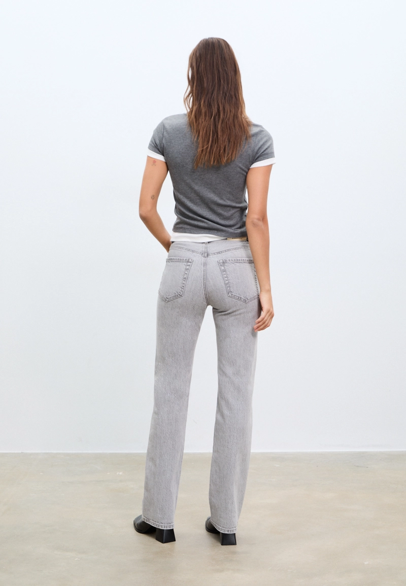 Джинсы прямого кроя D98 с эффектом винтажа