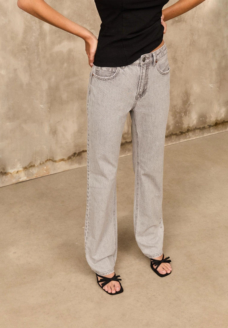 Джинсы прямого кроя D98 с эффектом винтажа