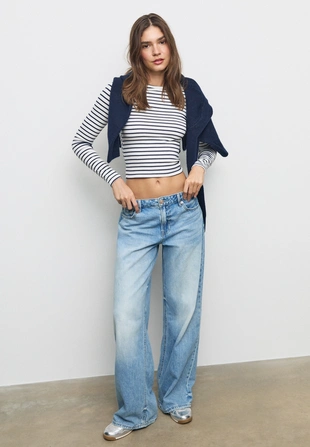 Базовая хлопковая футболка в полоску с длинными рукавами- Заказать в России