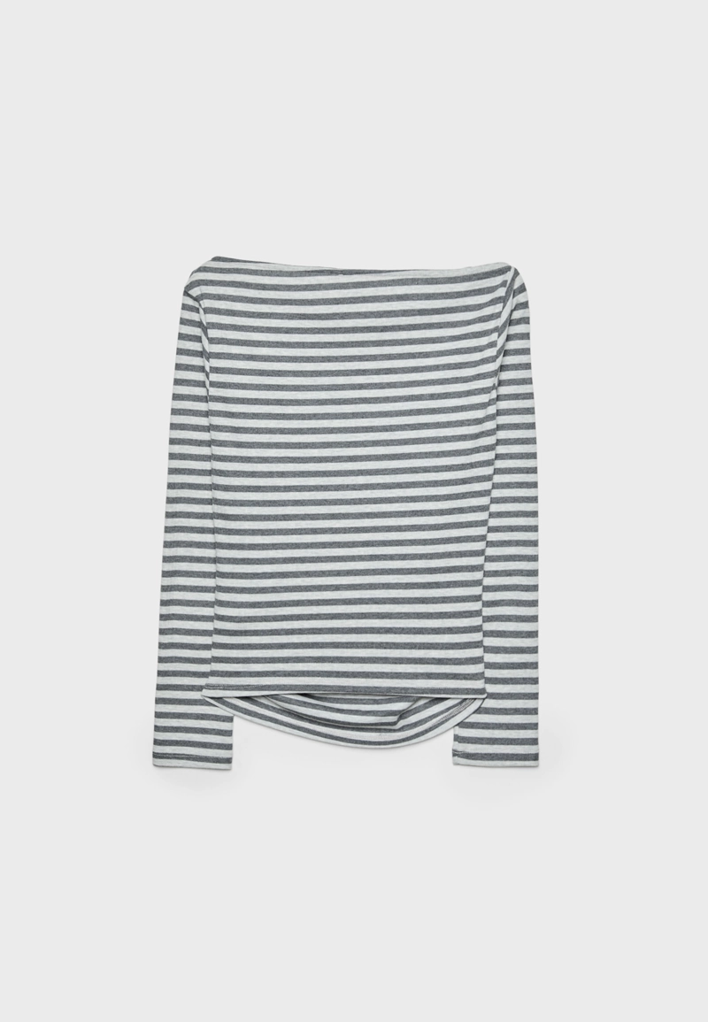 Футболка асимметричного кроя