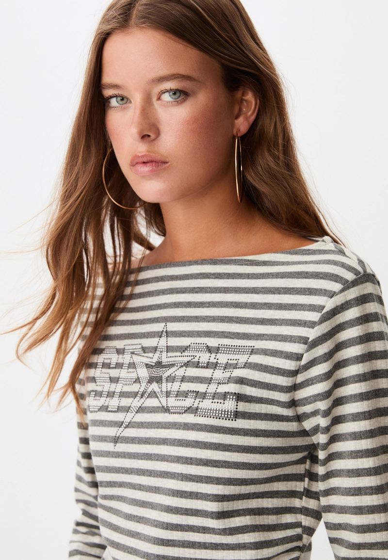 Футболка асимметричного кроя