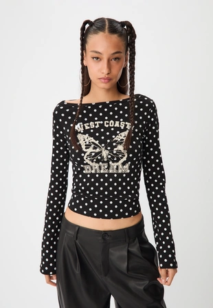 Футболка с вырезом «лодочка» в горошек- Заказать в России