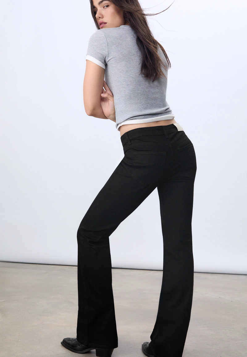 Джинсы D67 зауженные bootcut