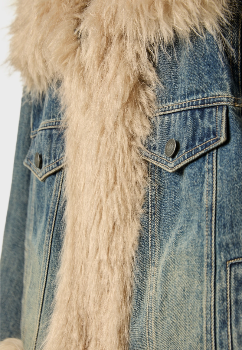 Стеганая джинсовая куртка с искусственным мехом