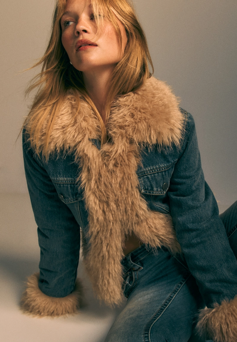 Стеганая джинсовая куртка с искусственным мехом