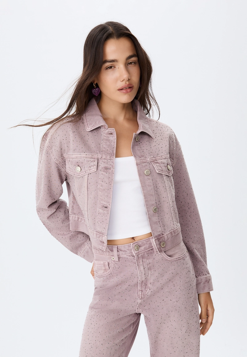 Джинсовая куртка с блестящей отделкой