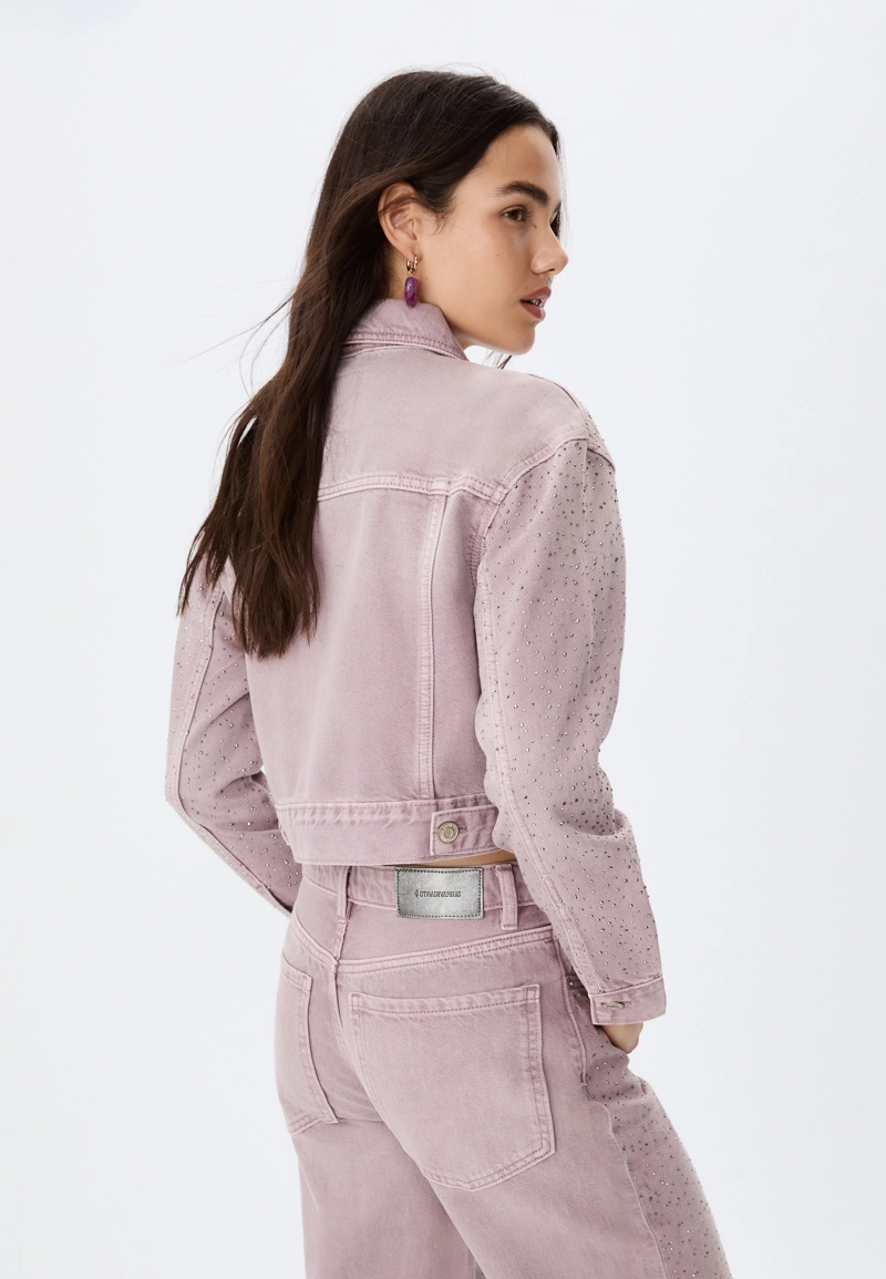 Джинсовая куртка с блестящей отделкой