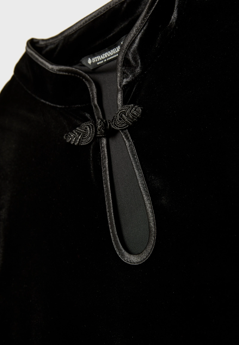 Бархатная футболка с воротником-стойкой ципао