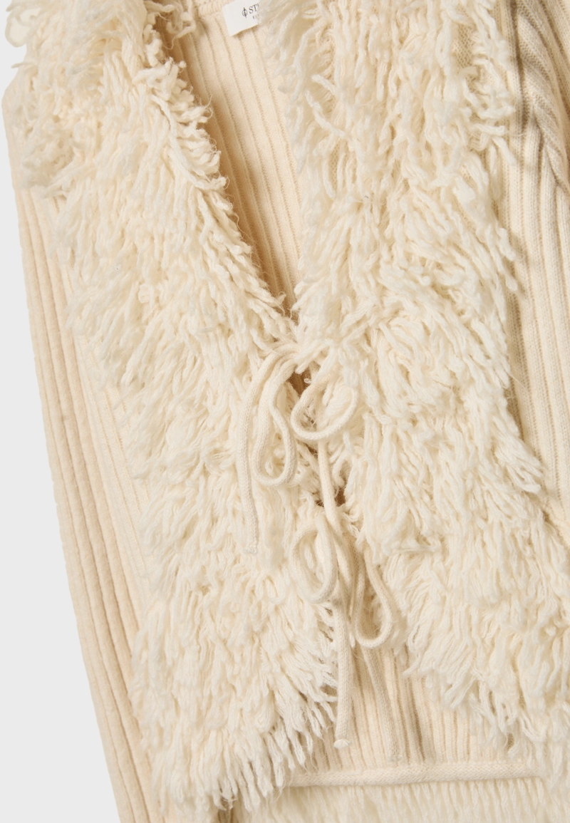 Вязаный жакет с искусственным мехом и завязками