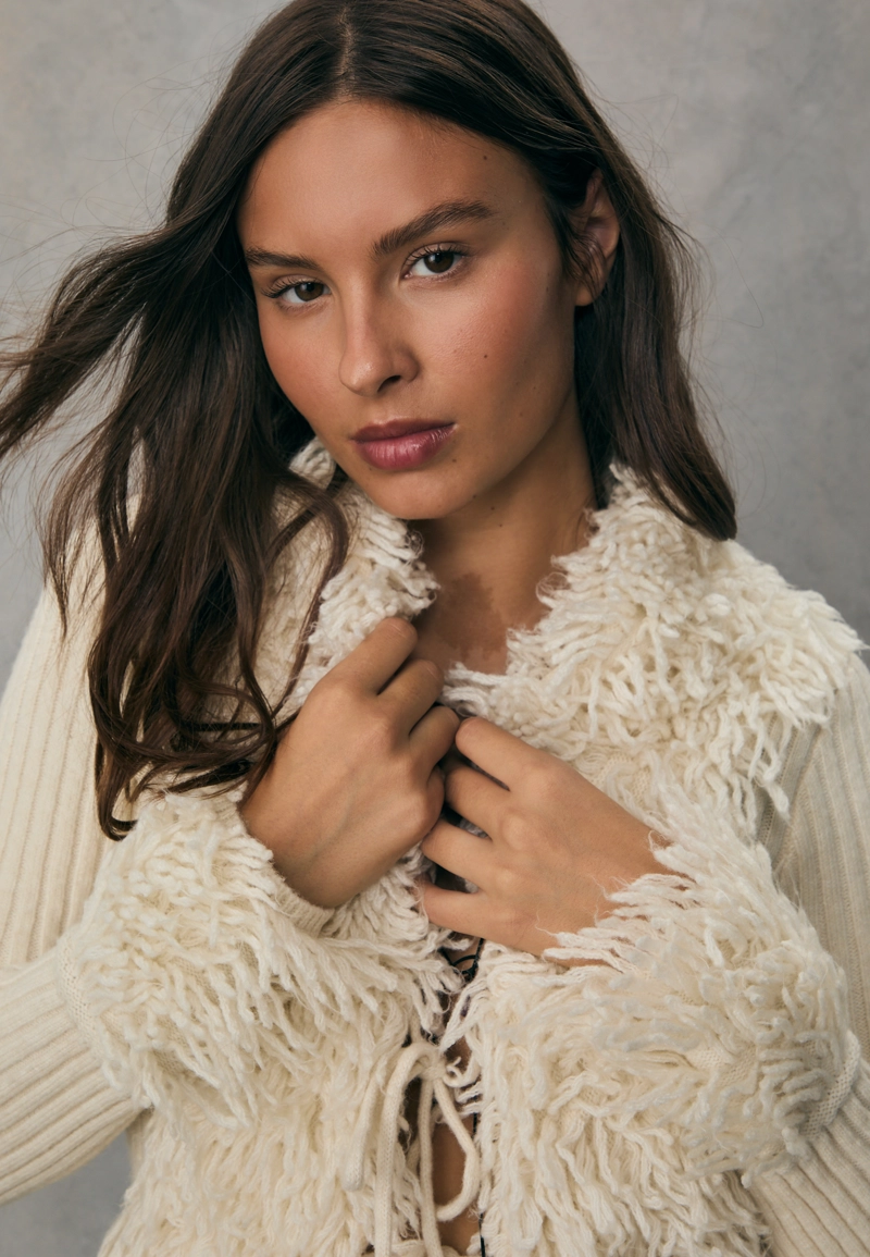 Вязаный жакет с искусственным мехом и завязками