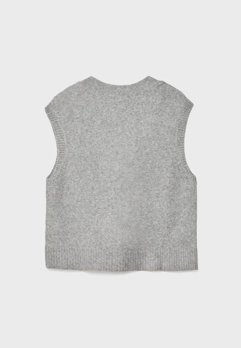 Мягкий вязаный жилет с V-образным вырезом