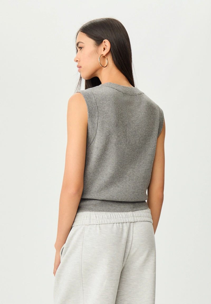 Трикотажный жилет на пуговицах