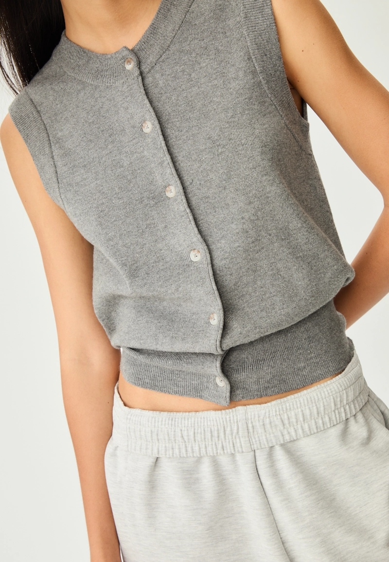 Трикотажный жилет на пуговицах
