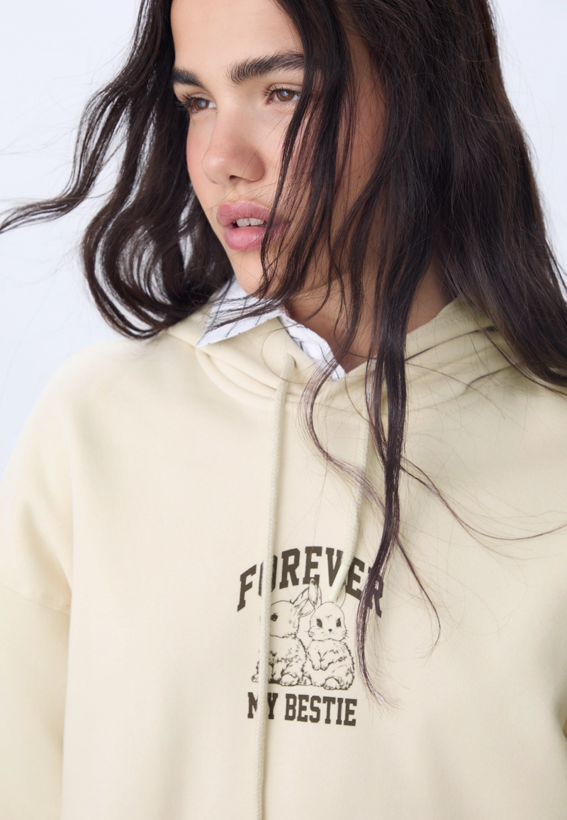 Толстовка с капюшоном и графическим принтом