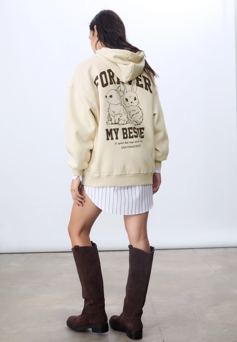 Толстовка с капюшоном и графическим принтом