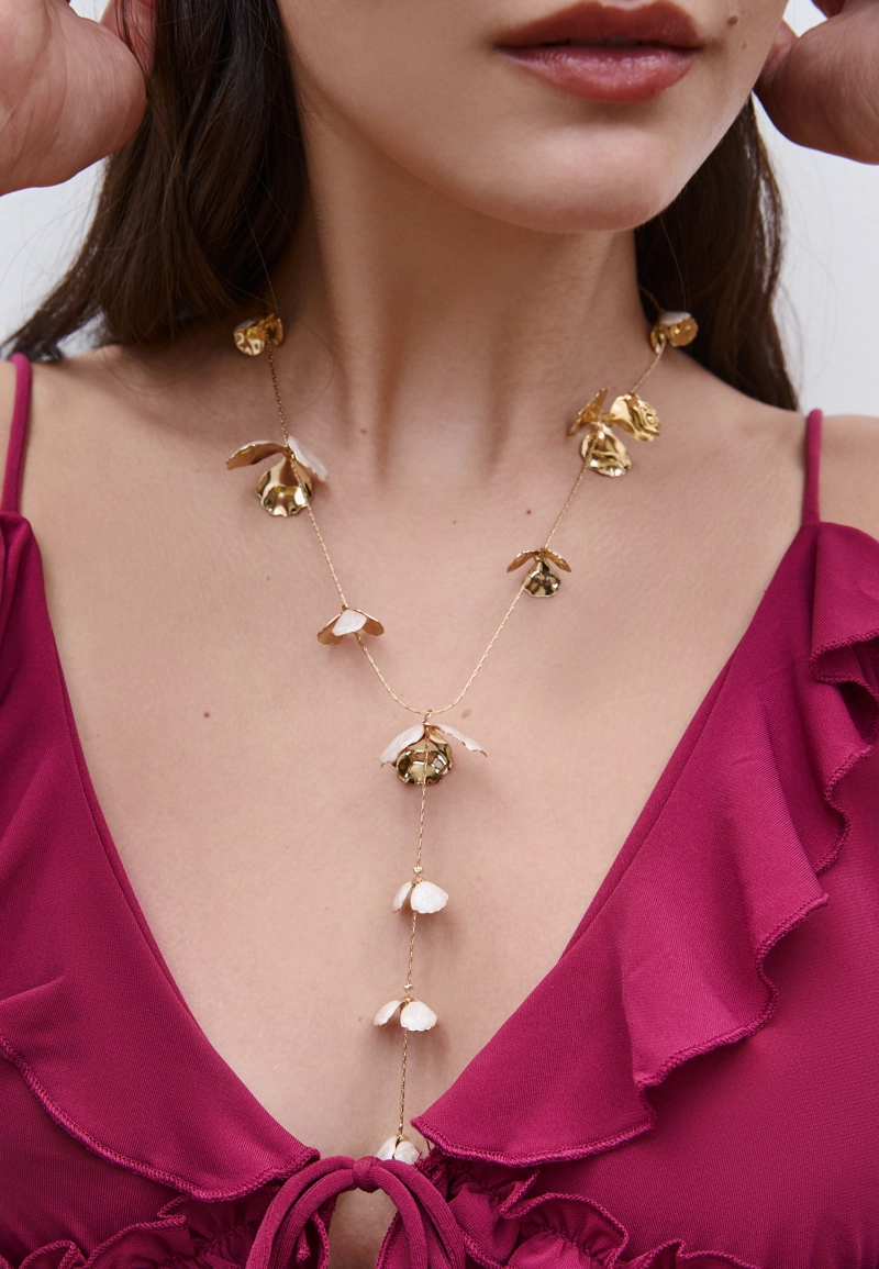 Колье-лариат с цветком