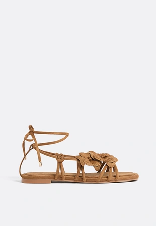 Плоские сандалии с цветочным декором- Заказать в России