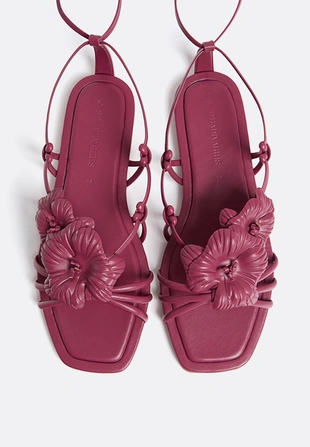 Плоские сандалии с цветком- Заказать в России