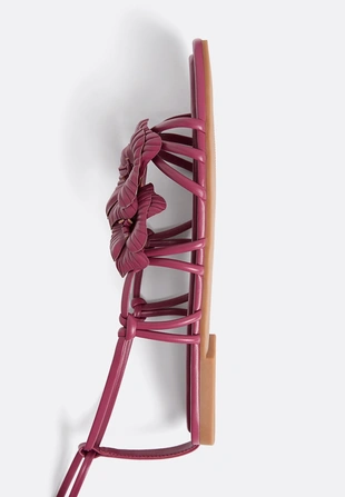 Плоские сандалии с цветком- Заказать в России